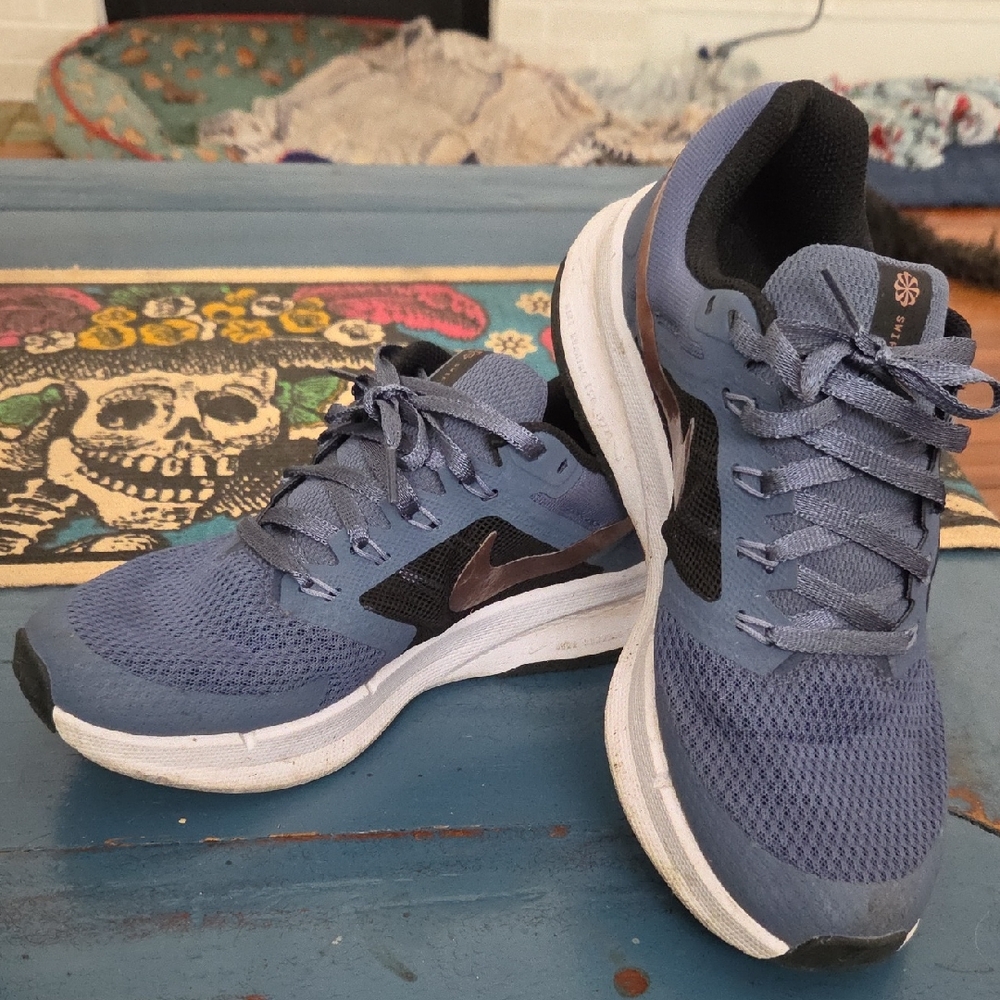 Nike Blue and Black Mesh Running Sneakers
